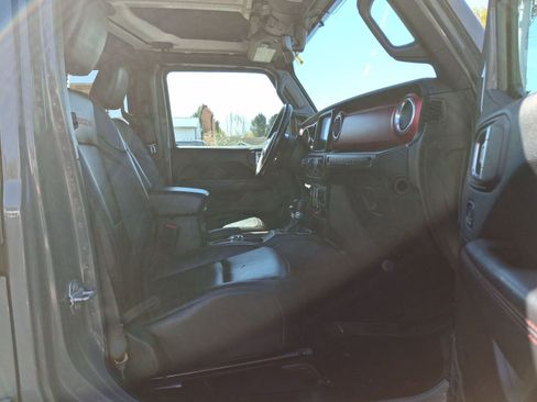 Used 2018 Jeep Wrangler Unlimited Rubicon image 25