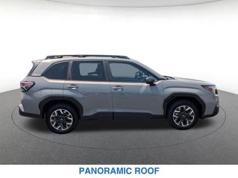 Used 2025 Subaru Forester Premium AWD/4WD image 5
