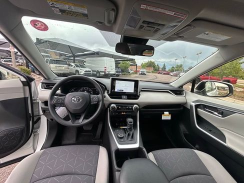 Used 2025 Toyota RAV4 XLE w/ Convenience Package image 35