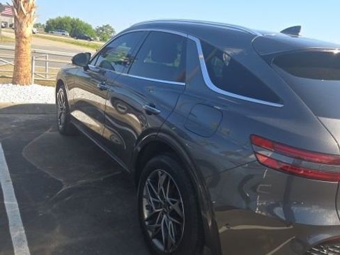 Used 2023 Genesis GV70 2.5T w/ Advanced Package AWD/4WD image 6