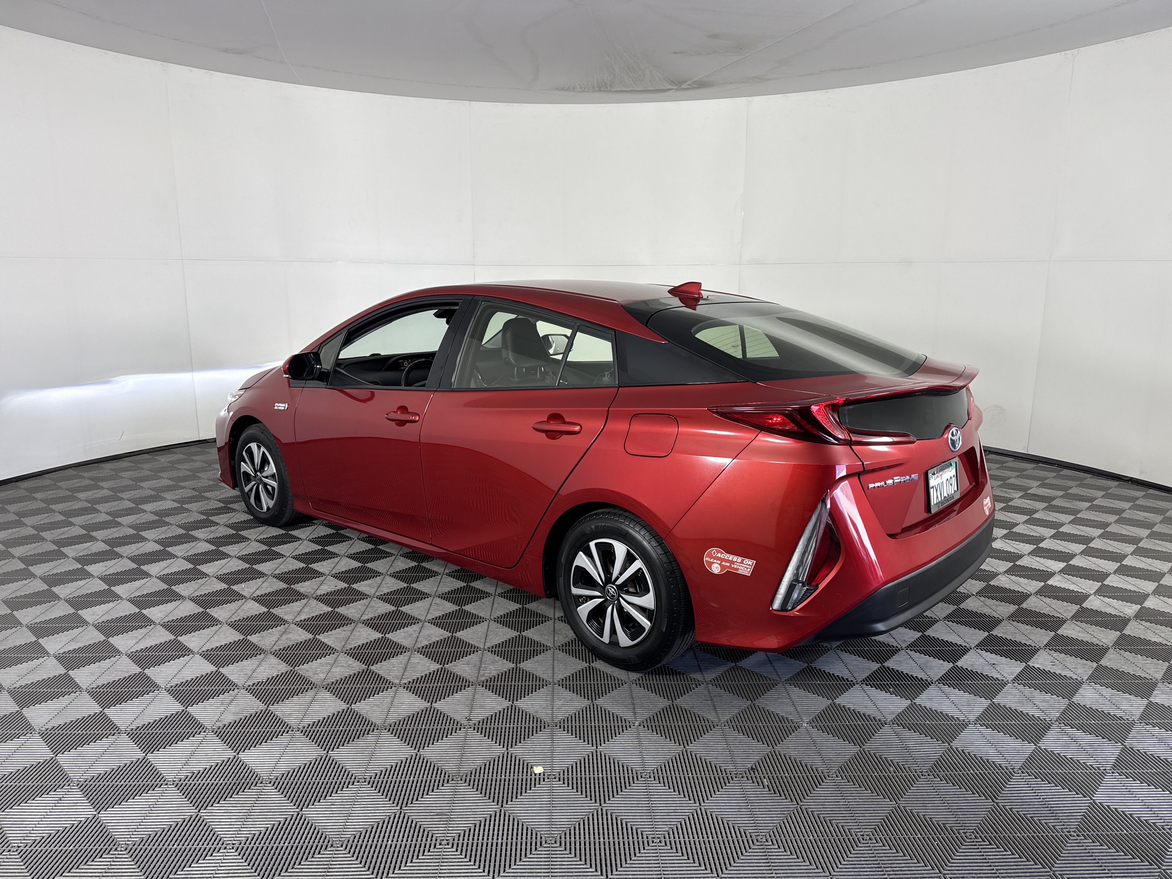 Used 2017 Toyota Prius Prime Premium w/ Carpet Mat Package FWD image 6
