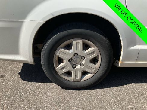 Used 2011 Dodge Grand Caravan Express FWD image 18