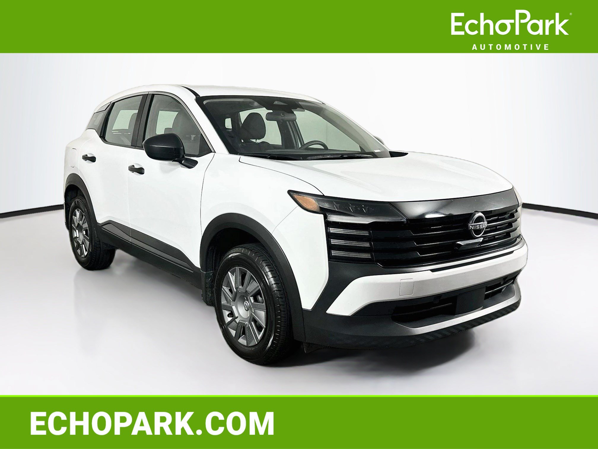 Used 2025 Nissan Kicks S FWD image 1