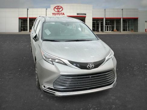 New 2026 Toyota Sienna Platinum AWD/4WD image 2