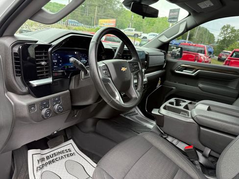 Used 2023 Chevrolet Silverado 1500 LT AWD/4WD image 13
