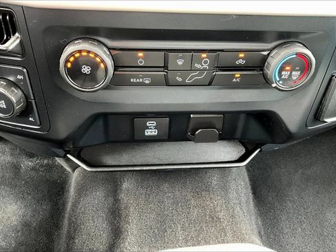 Used 2023 Ford F150 XLT AWD/4WD image 17