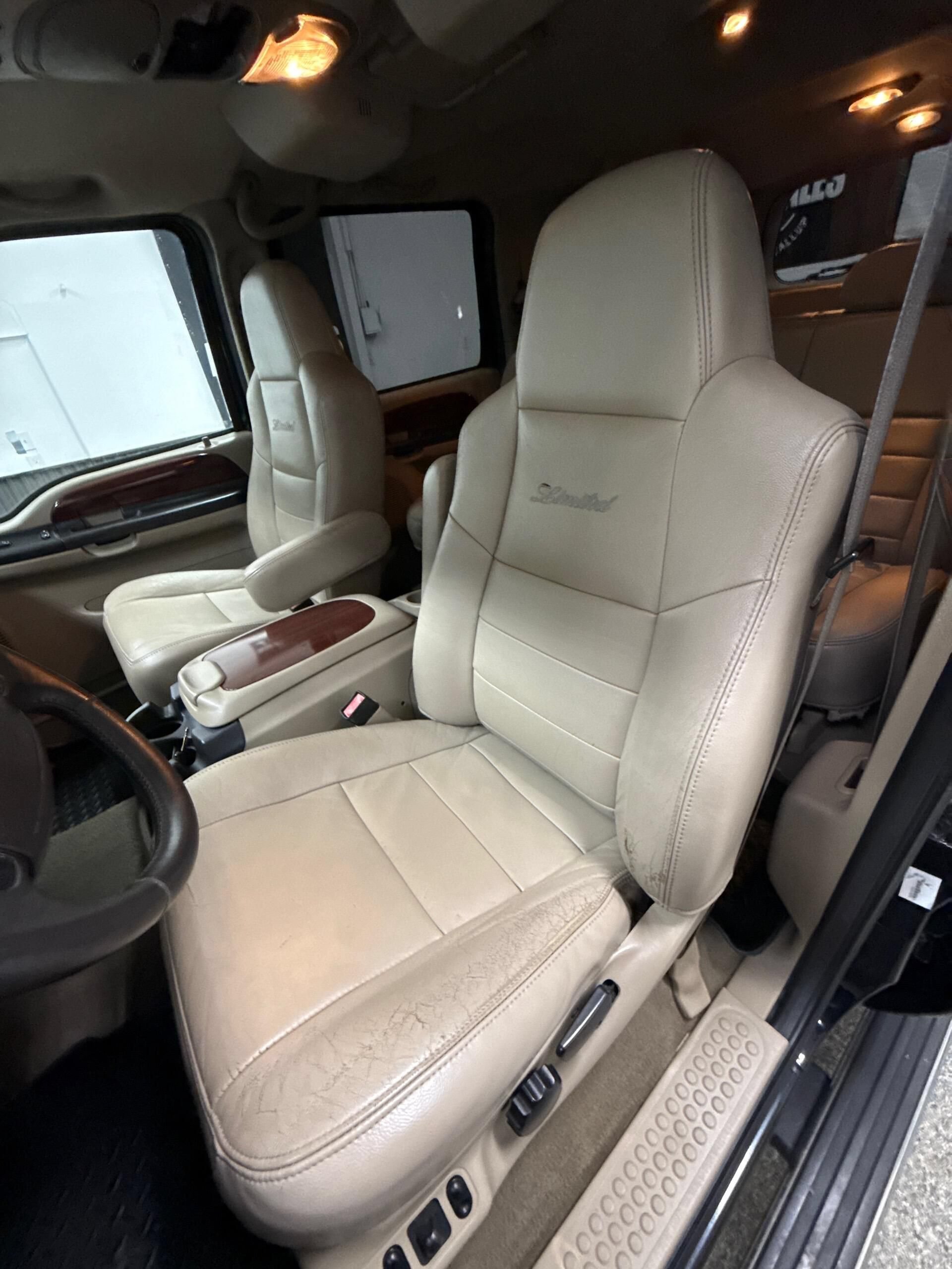 Used 2005 Ford Excursion Limited AWD/4WD image 22