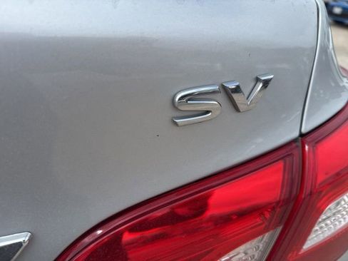 Used 2019 Nissan Sentra SV w/ Special Edition Package FWD image 8