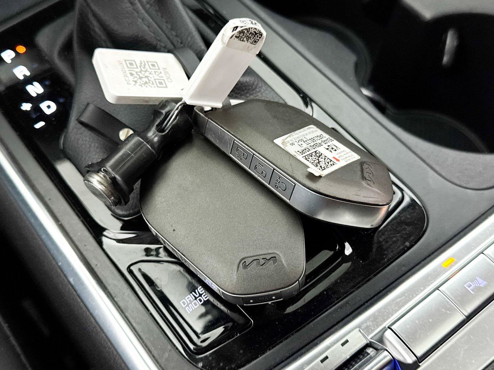 Used 2025 Kia Carnival SX FWD image 41