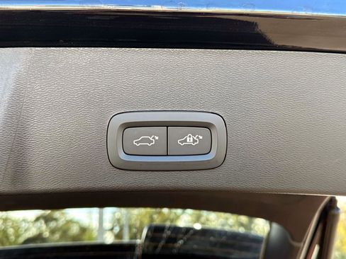 Certified 2024 Volvo XC40 B5 Plus image 12