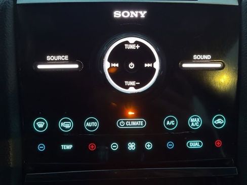 Used 2017 Ford Taurus Limited image 37