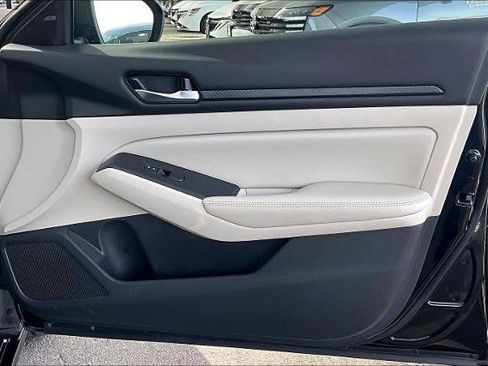 Certified 2024 Nissan Altima 2.5 SV image 22