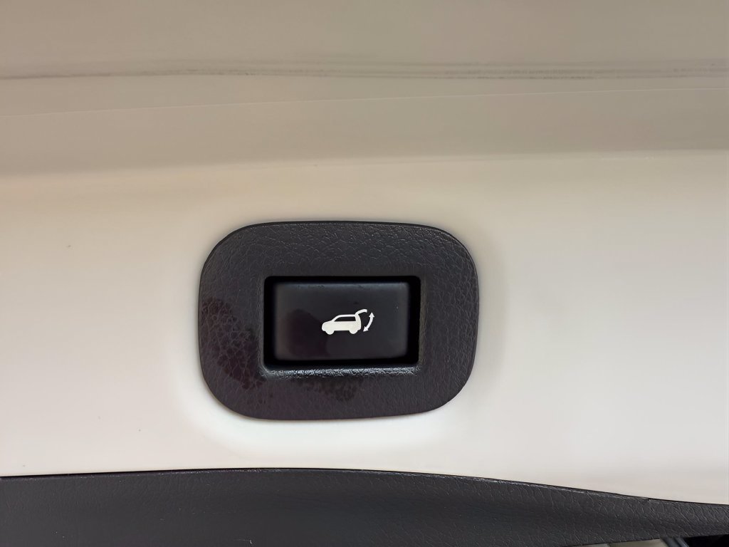 Used 2017 Nissan Rogue SL w/ SL Premium Package AWD/4WD image 14