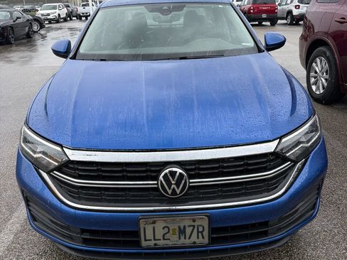 Used 2024 Volkswagen Jetta SE w/ Black Wheel Package FWD image 6