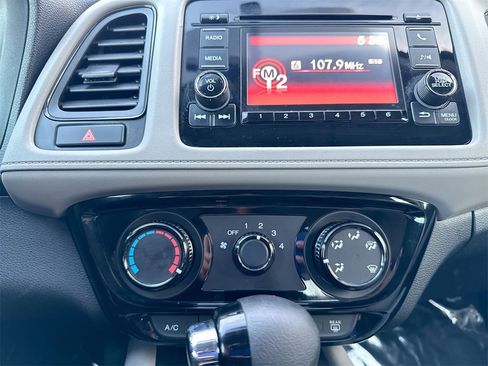 Used 2020 Honda HR-V LX image 16