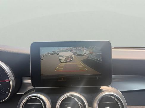 Used 2018 Mercedes-Benz GLC 300 4MATIC image 16