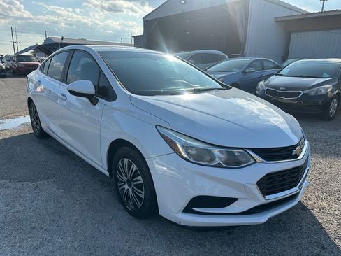 Used 2016 Chevrolet Cruze LS image 3