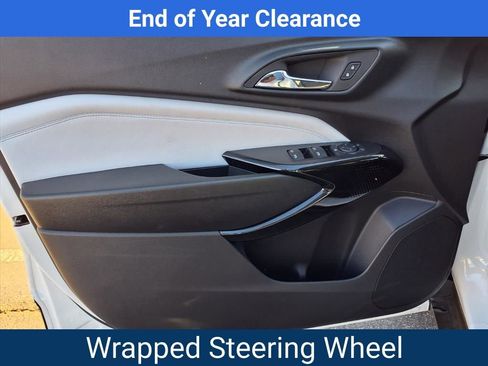 New 2025 Chevrolet Trax LT w/ Driver Confidence Package image 5