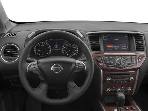Used 2017 Nissan Pathfinder Platinum AWD/4WD image 11