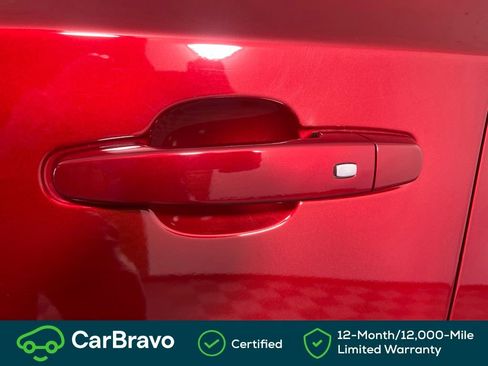 Used 2023 Chevrolet Traverse RS AWD/4WD image 14