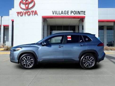 Certified 2026 Toyota Corolla Cross XLE image 2