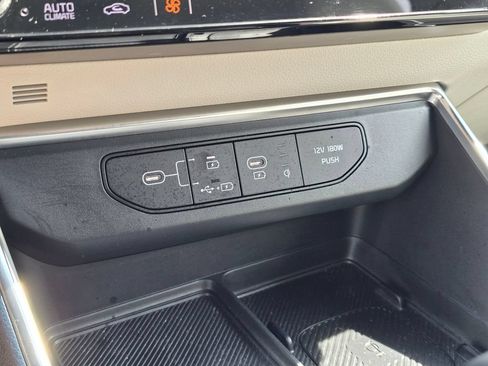 Used 2025 Kia Carnival SX FWD image 22