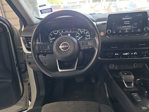 Used 2023 Nissan Rogue SV FWD image 16