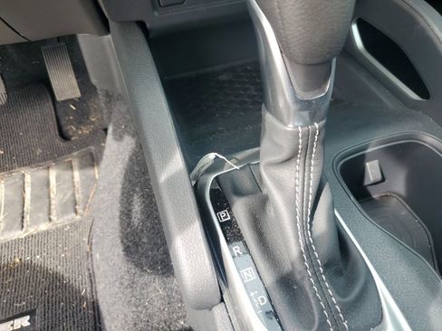 Used 2025 Nissan Frontier SV image 12