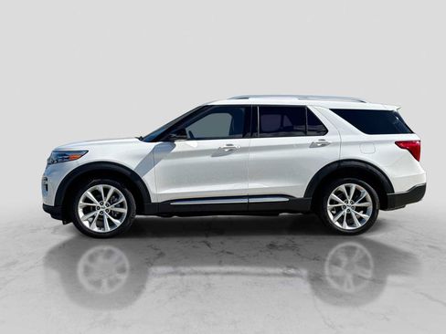 Used 2023 Ford Explorer Platinum w/ Technology Package AWD/4WD image 3