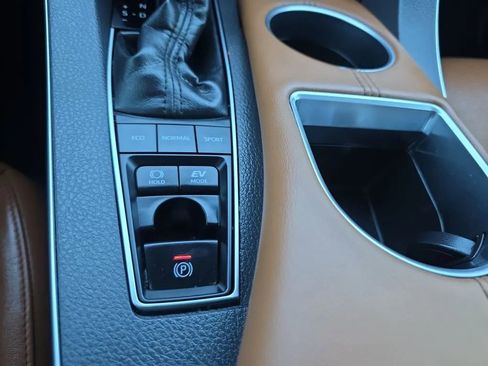 Used 2019 Toyota Avalon Limited image 40