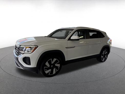 Used 2025 Volkswagen Atlas Cross Sport SE FWD image 7
