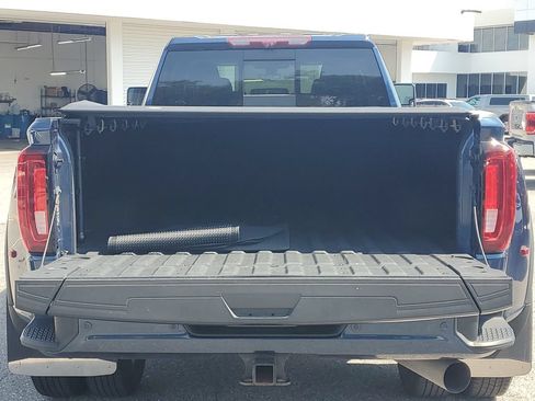 Used 2022 GMC Sierra 3500 Denali w/ Denali Ultimate Package AWD/4WD image 10