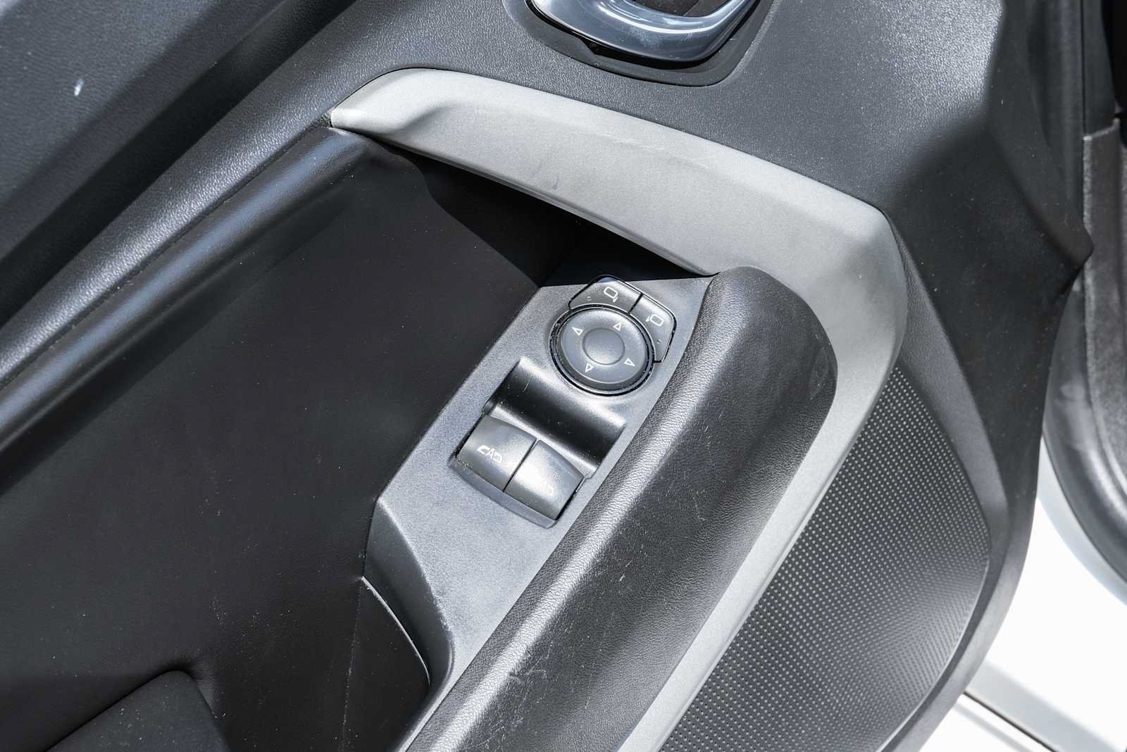 Used 2018 Chevrolet Camaro SS RWD image 32