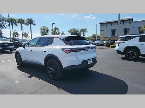 New 2026 Chevrolet Equinox EV LT image 21
