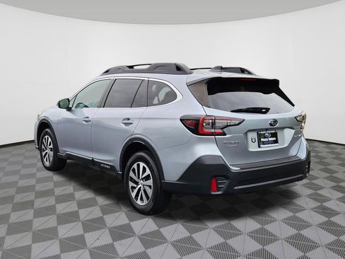 Used 2022 Subaru Outback Premium w/ Popular Package #1 AWD/4WD image 3