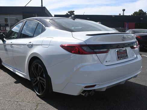 Used 2026 Toyota Camry Hybrid image 19