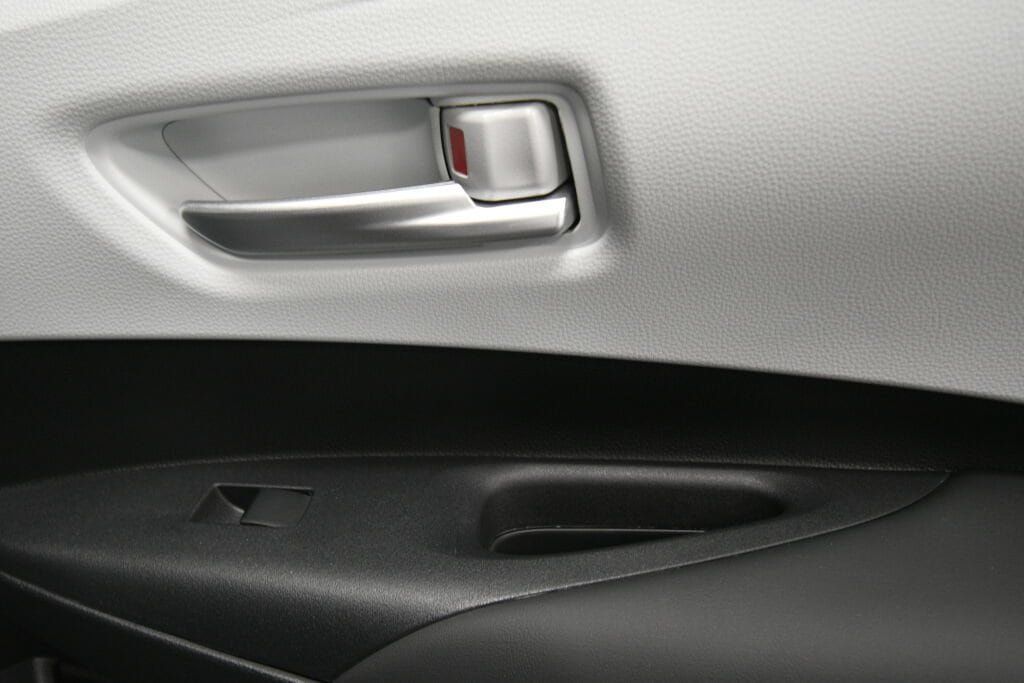Used 2023 Toyota Corolla SE w/ Carpet Mat Package (TMS) FWD image 23