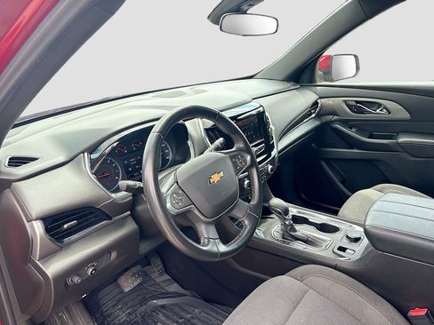 Used 2023 Chevrolet Traverse LT FWD image 9