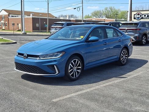 New 2026 Volkswagen Jetta SE FWD image 3