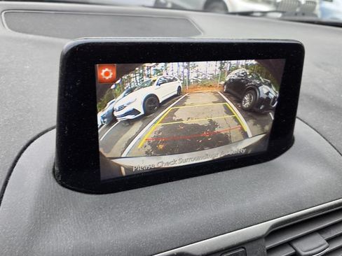 Used 2018 MAZDA MAZDA3 Sport FWD image 13