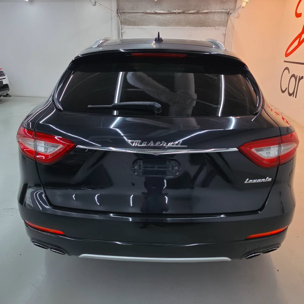 Used 2017 Maserati Levante w/ Luxury Package AWD/4WD image 27