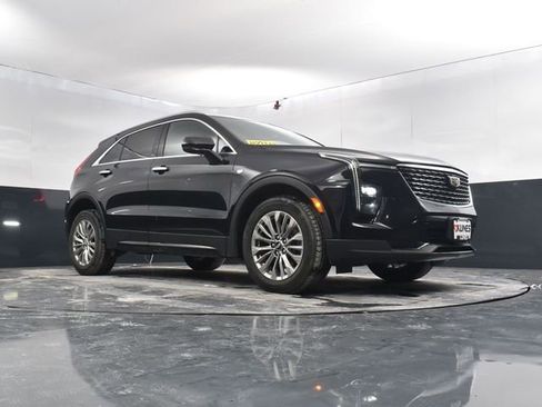 Used 2024 Cadillac XT4 Premium Luxury image 45