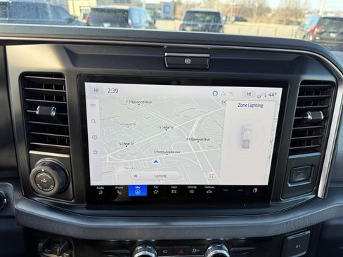 Used 2025 Ford F450 Platinum w/ FX4 Off-Road Package image 21