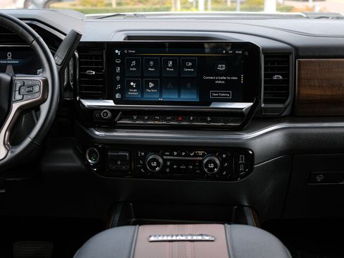 Used 2024 Chevrolet Silverado 2500 High Country w/ High Country Premium Package image 31