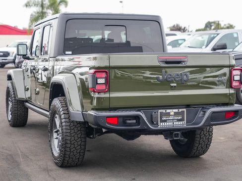 Used 2021 Jeep Gladiator Sport image 6