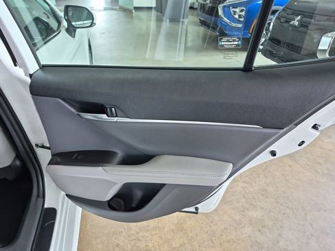 Used 2022 Toyota Camry XLE FWD image 23