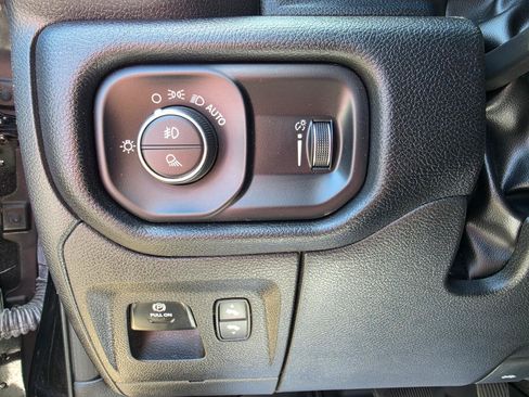 Used 2022 RAM 1500 Big Horn AWD/4WD image 13