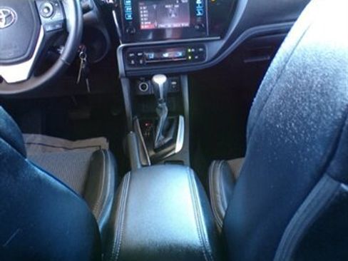 Used 2017 Toyota Corolla SE FWD image 26