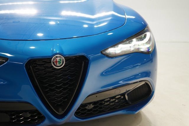 New 2025 Alfa Romeo Stelvio Sprint AWD/4WD image 9