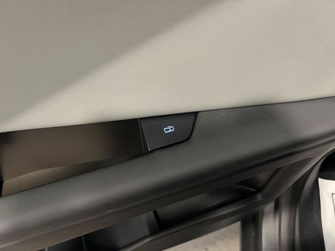 Used 2026 Tesla Cybertruck AWD Crew Cab image 28
